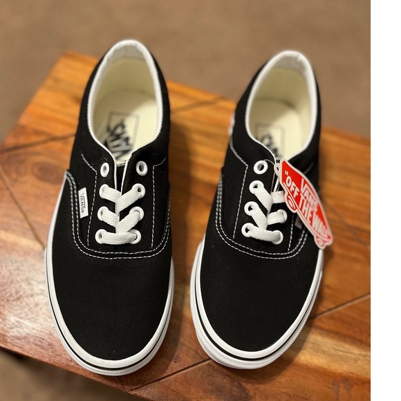 Vans Era Unisex Sneakers Black White Low Top Canvas Shoes Size 5 Women  NWT - Picture 4 of 14